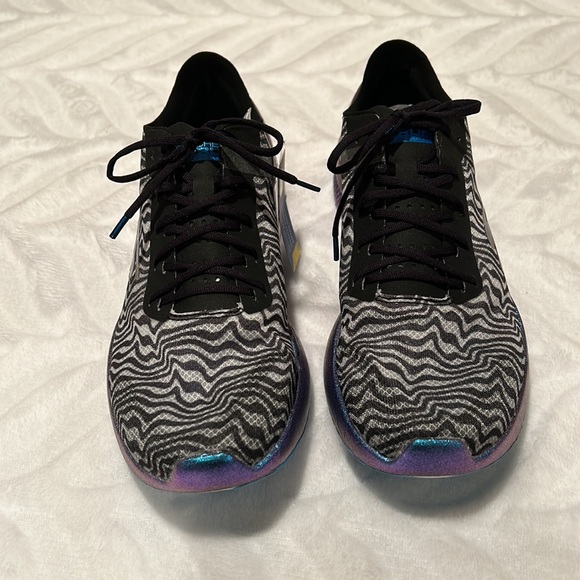 Skechers Zebra Performance Shoe - Picture 3 of 9